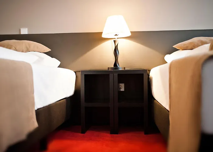 Homaris The Corner - Self-check In Отель 3*