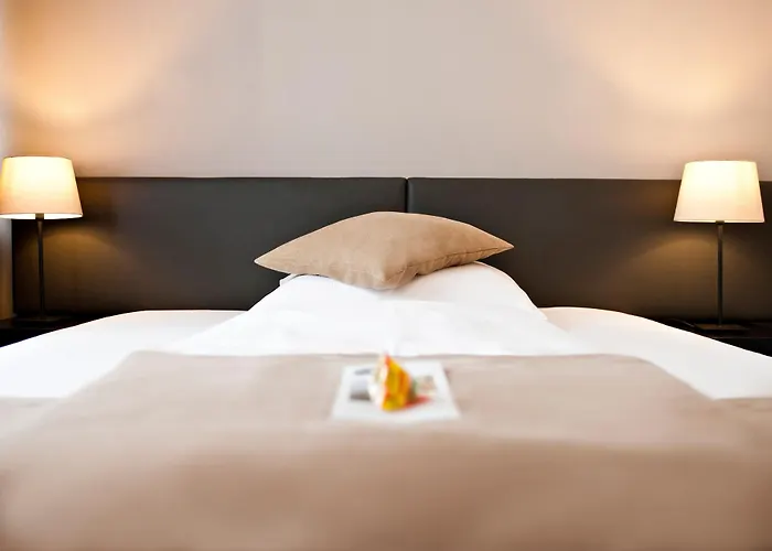 Homaris The Corner - Self-check In Отель 3*