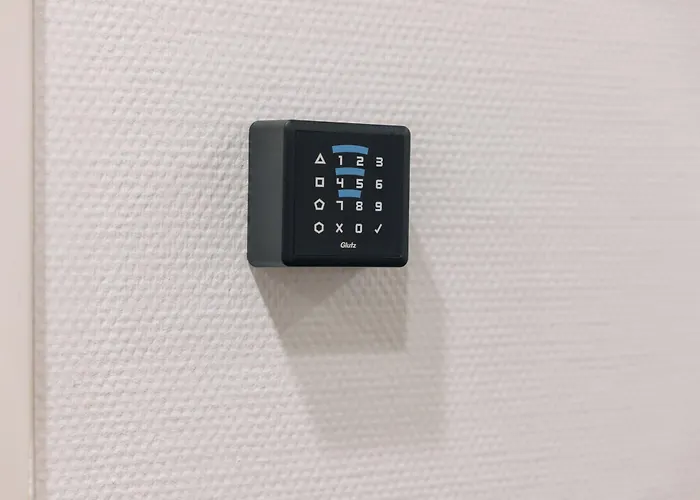 Homaris The Corner - Self-check In