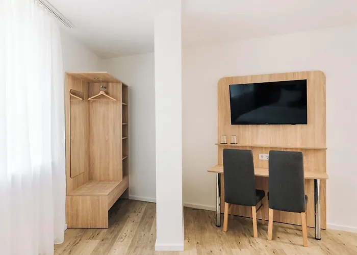 Homaris The Corner - Self-check In Отель 3*